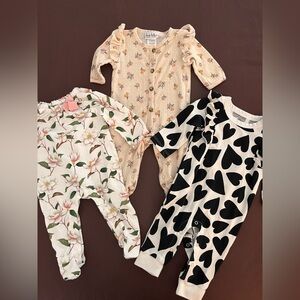 Lot of 3 girls outfits